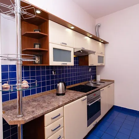 Apartment Gold Oscar